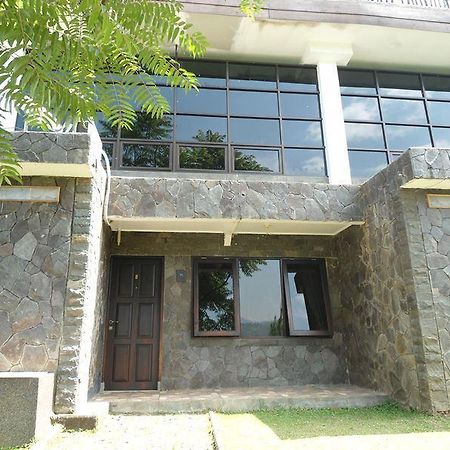 Detuik Resto Resort Bandung Bagian luar foto